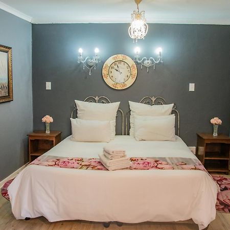 Mistique Waters Guesthouse Парейс Екстериор снимка